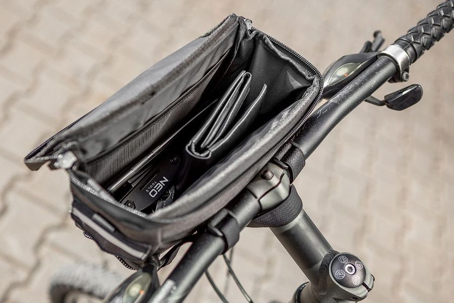Сумка велосипедная Neo Tools, 23х12х17см, полиэстер 600D, водонепроницаемая, черный (91-009) 91-009 фото