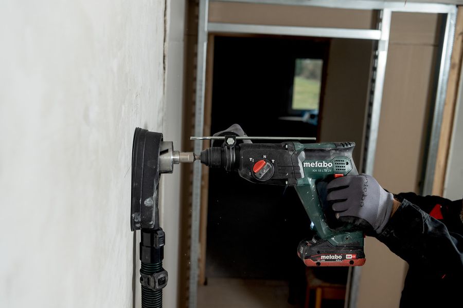 Перфоратор Metabo KH 18 LTX 24 аккумуляторный, Li-Power, 18В 2*5.2Ач, SDS-plus, 2.1Дж, 3 режима, 0-1400об/мин, metaBOX 165L, 2.6кг (601712650) 601712650 фото