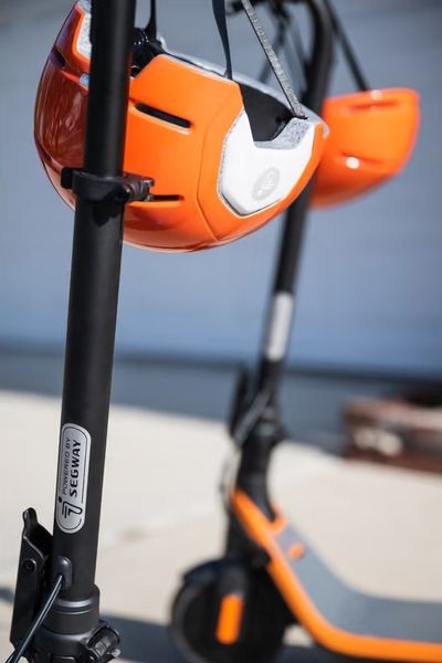 Электросамокат Segway-Ninebot детский C2, оранжевый AA.10.04.01.0013 - Уцінка AA.10.04.01.0013 фото