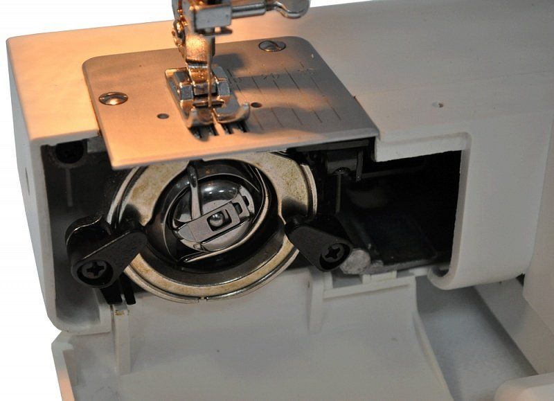 Швейна машина Lеader Agat електромех., 70 Вт, 22 швейні операції, LED, білий/фіолетовий (AGAT) AGAT фото