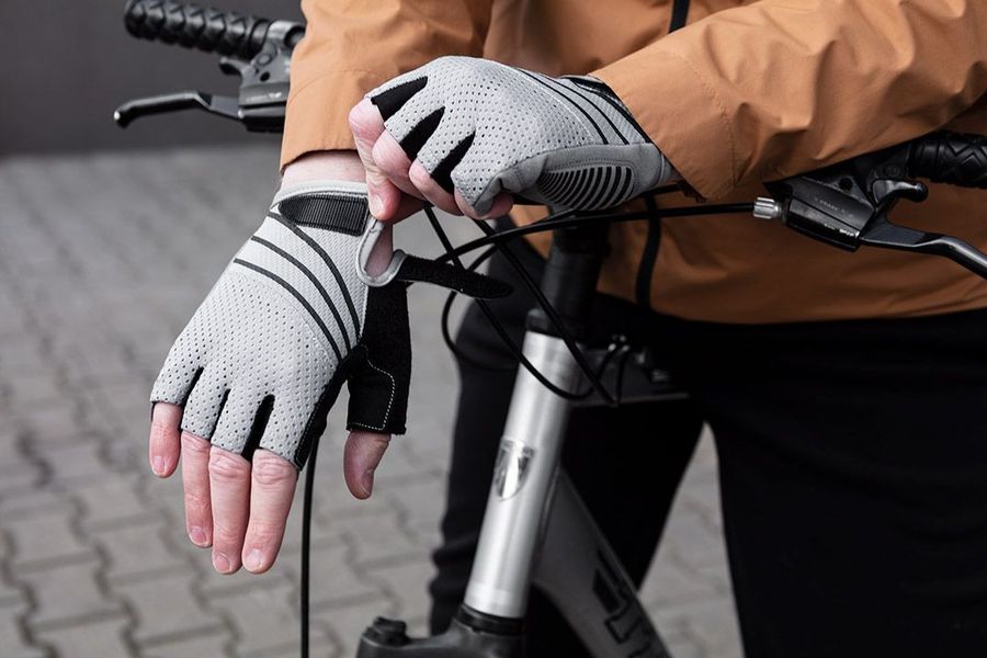 Перчатки велосипедные Neo Tools, синтетическая кожа, противоскользящие, антивибрационные набивки, р. M, белый (91-016-M) 91-016-M фото