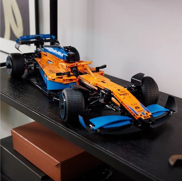 Конструктор LEGO Technic Гоночний автомобіль McLaren Formula 1™ 42141 42141 фото