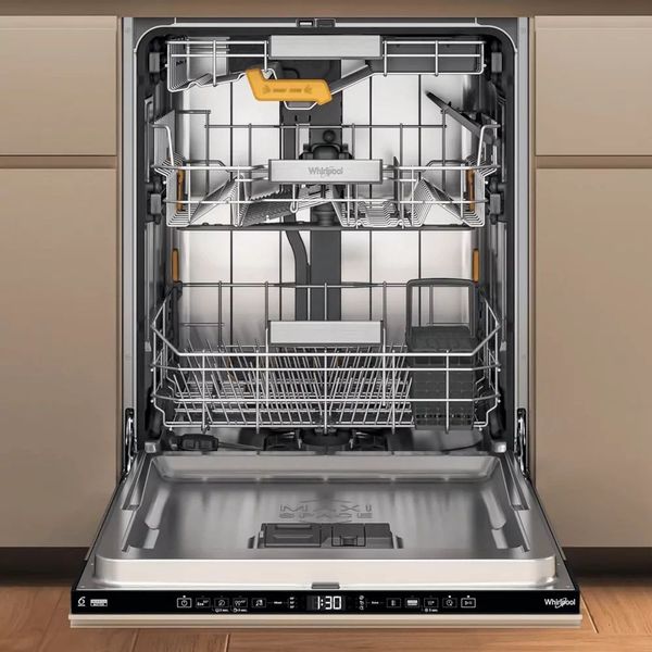 Посудомоечная машина Whirlpool встраиваемая, 14компл., A+++, 60см, дисплей, 3й корзина, белая W8IHT58T фото