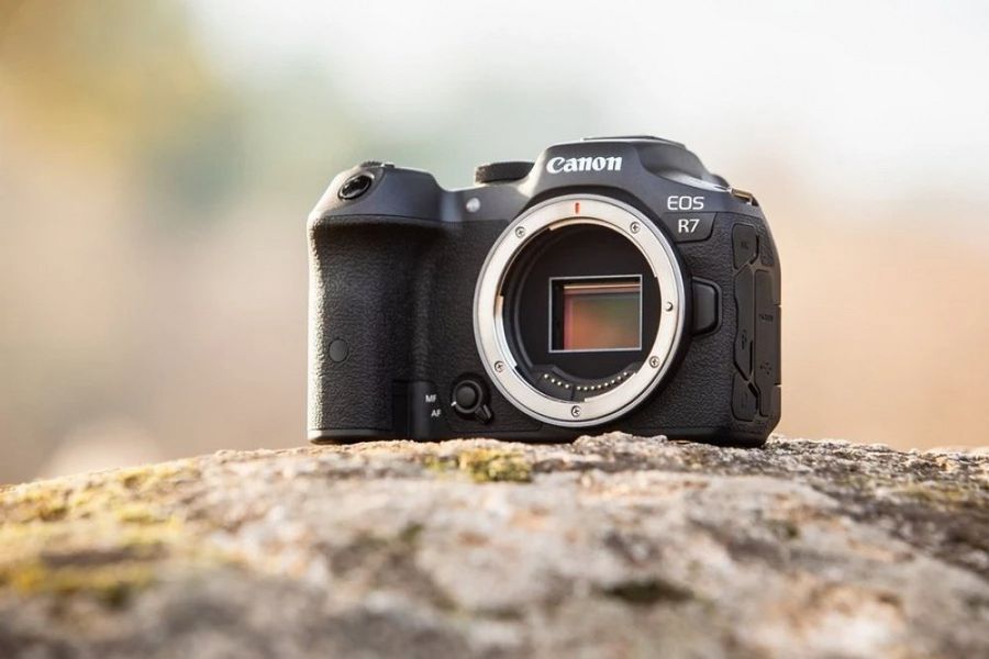 Цифр. фотокамера Canon EOS R7+RF-S 18-150 IS STM (5137C040) 5137C040 фото