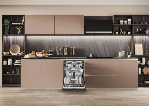 Посудомоечная машина Hotpoint встраиваемая, 15компл., A+++, 60см, дисплей, 3й корзина, белая HM742L фото