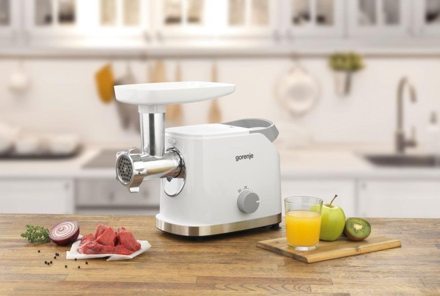 Мясорубка Gorenje, 1800Вт, продук.-2.1кг/мин, 2 решетки+для ковб.,кеббе, 3 терок, насадка для томатов, пластик+металл, белый - Уцінка MG1802SJW фото
