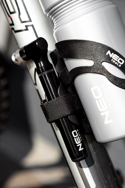 Насос велосипедний Neo Tools, з кронштейном для кріплення до рами, 13.7см, 0.07кг (91-015) 91-015 фото