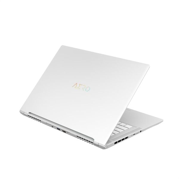 Ноутбук AERO 16.0 UHD+ OLED, Intel i7-13700H, 16GB, F1TB, NVD4070-8, W11, сріблястий (AERO_16_BSF-73KZ994SO) AERO_16_BSF-73KZ994SO фото