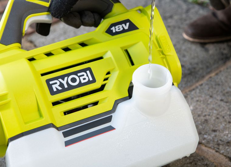 Обприскувач-розпилювач акумуляторний Ryobi RY18FGA-0, ОNE+ 18В, 2л, 0.12л/хв (без АКБ та ЗП) (5133004912) 5133004912 фото