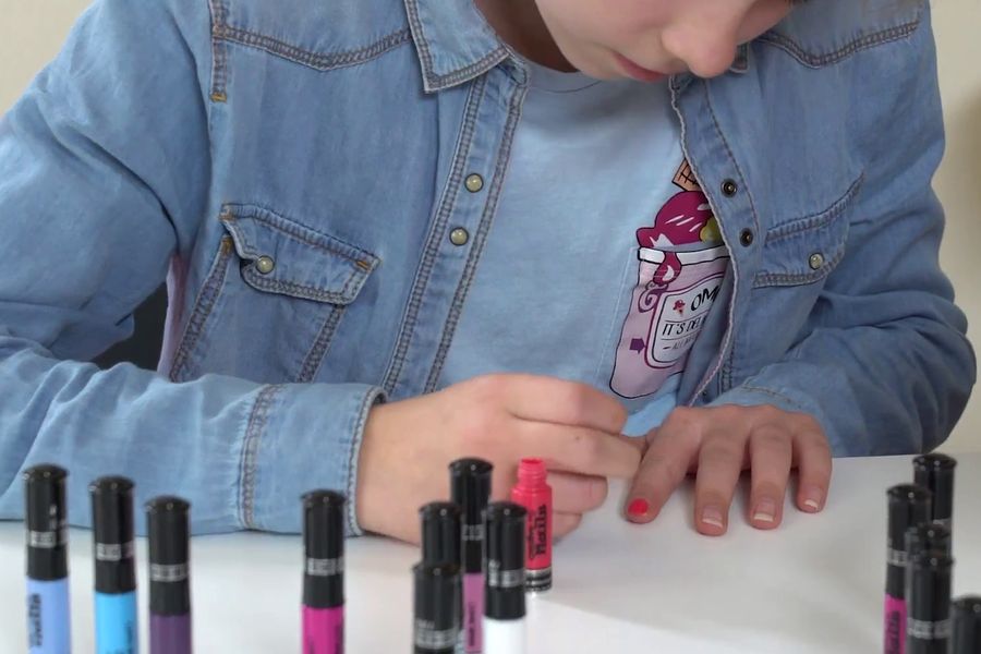 Дитячий лак-олівець для нігтів Malinos Creative Nails на водній основі (2 кольори Чорний + Рожевий) MA-303013+303023 фото