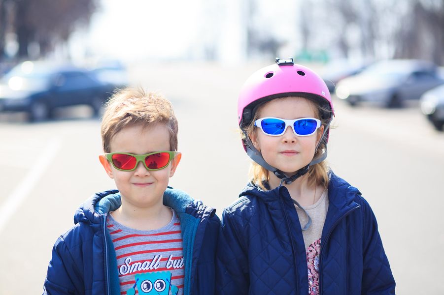 Дитячі сонцезахисні окуляри Koolsun біло-блакитні серії Sport (Розмір: 3+) KS-SPWHSH003 KS-SPBLSH003 фото
