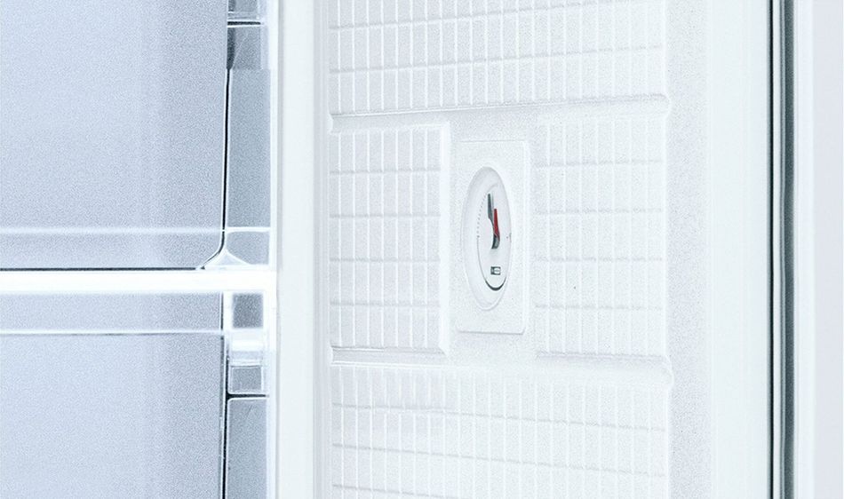 Морозильная камера Bosch встроенная, 82x60x55, 98л, 1дв., A+, ST, белый GUD15ADF0 фото