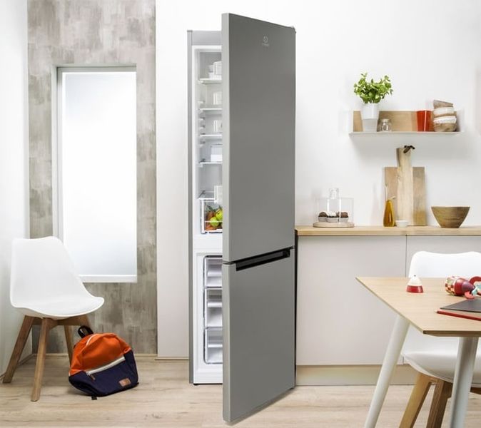 Холодильник Indesit з нижн. мороз., 176x60х66, холод.відд.-197л, мороз.відд.-111л, 2дв., А+, ST, сріблястий - Уцінка LI7S1ES фото