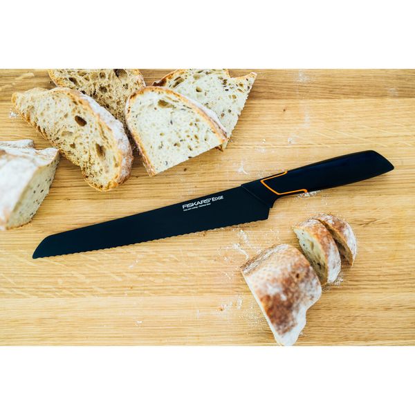 Кухонний ніж для хліба Fiskars Edge, 23,4 см (1003093) 1003093 фото