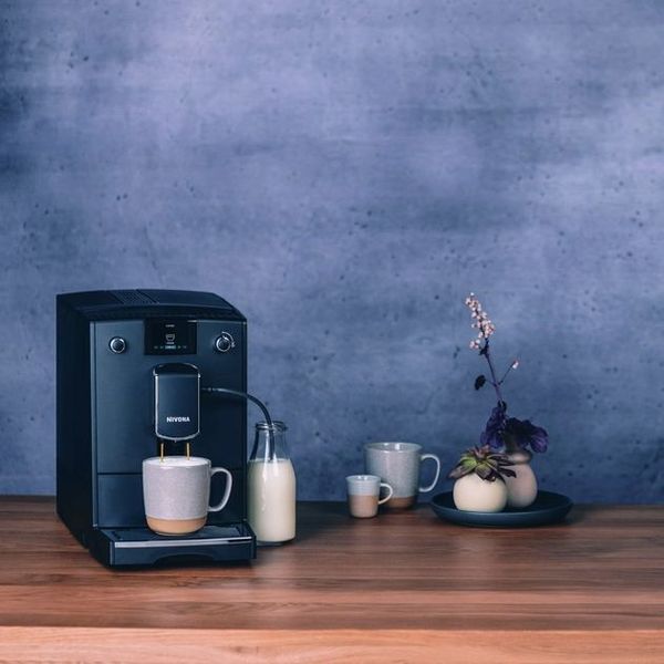 Кофемашина Nivona CafeRomatica, 2,2л, зерно+молотая, автомат.капуч, авторецептов -5, черный (NICR690) NICR690 фото
