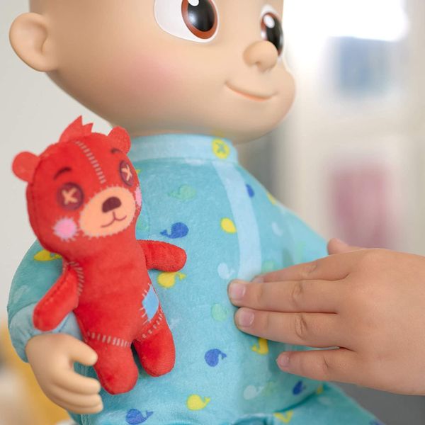 М’яка іграшка CoComelon Roto Plush Bedtime JJ Doll Джей Джей зі звуком CMW0016 CMW0016 фото