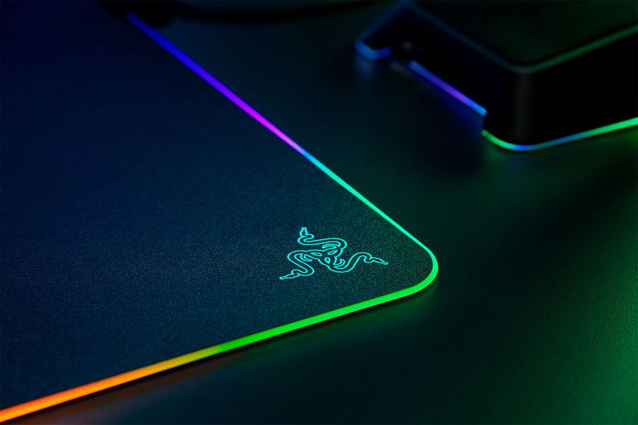 Ігрова поверхня Razer Firefly V2 RGB M (355х255х3мм), чорний (RZ02-03020100-R3M1) RZ02-03020100-R3M1 фото