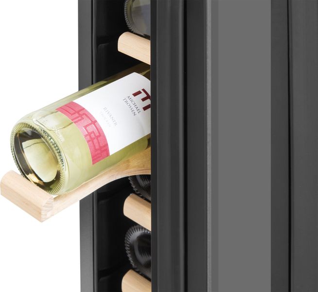 Холодильник Philco для вина, 81.3х57х52.5, холод.відд.-26л, зон - 1, бут-6, диспл, підсвітка, чорний PW6GBI PW6GBI фото