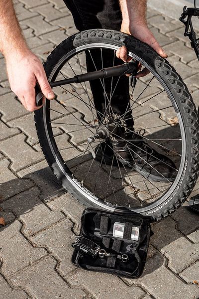 Набор для ремонта велосипеда Neo Tools, 15 предметов, сумка из полиэстера 1680D, 23x15x6см 91-013 фото